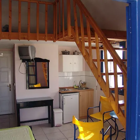 Hotel Nefeli Perissa (Santorini)