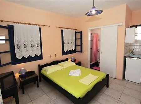 Nefeli Perissa (Santorini)
